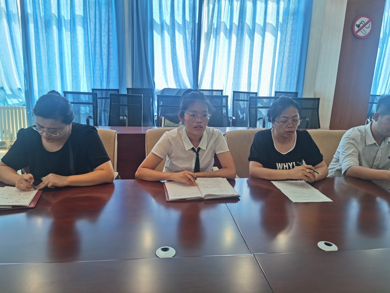 高二級部主任發(fā)言.jpg