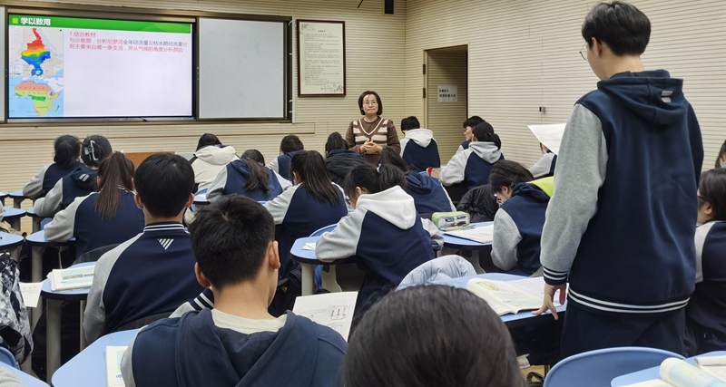 張紅梅老師講課照.jpg