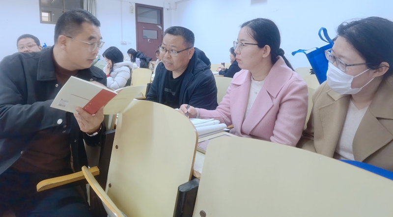 語文教師分享照.jpg